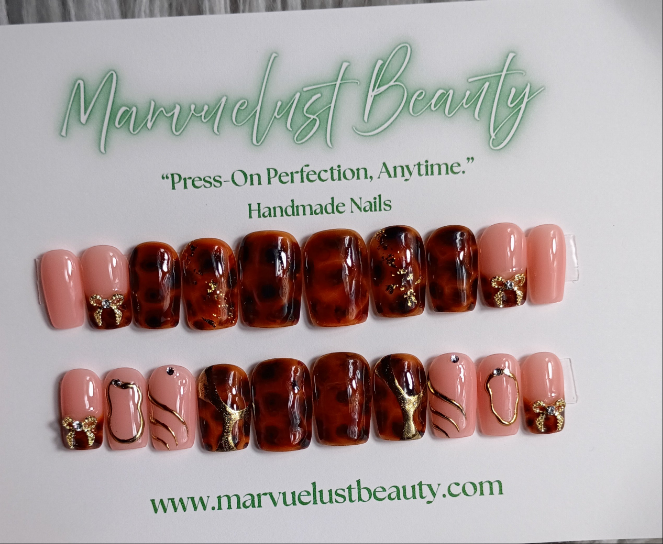 Tortoise w/ Gold Press on nails